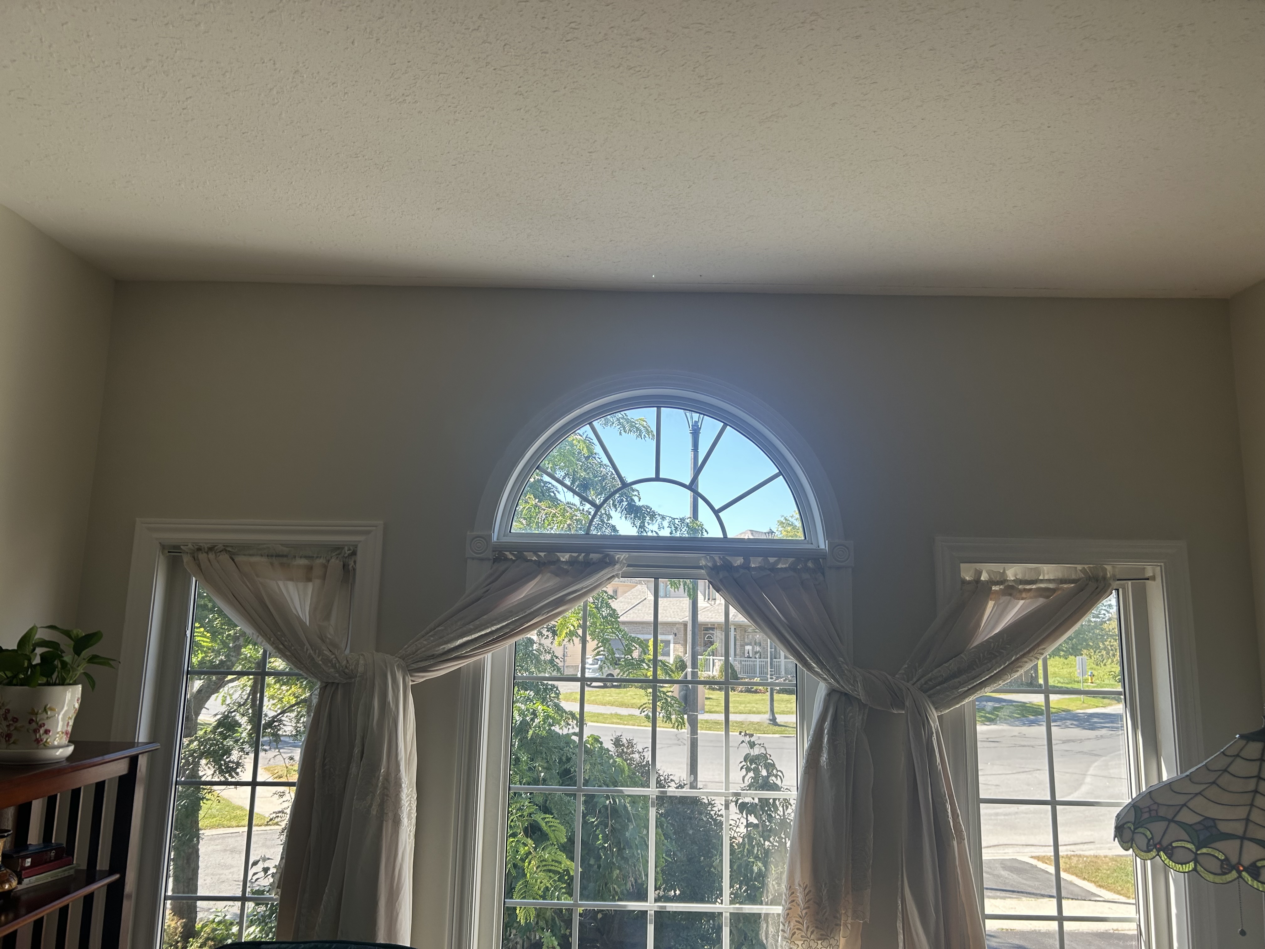 Living room window walls